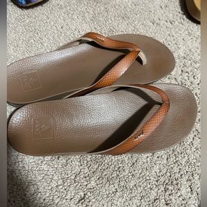 Reef Bounce flip flops Size 10 EUC